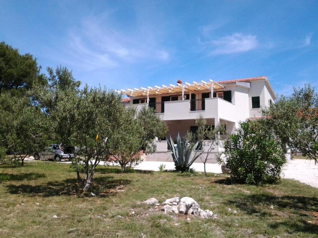 L&L Apartments Vir Kültér fotó